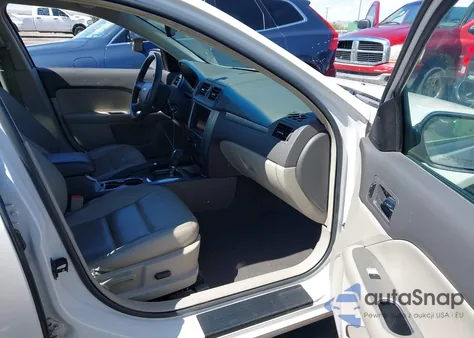 2010 Ford Fusion Hybrid from USA, damaged, VIN 3FADP0L32AR220346